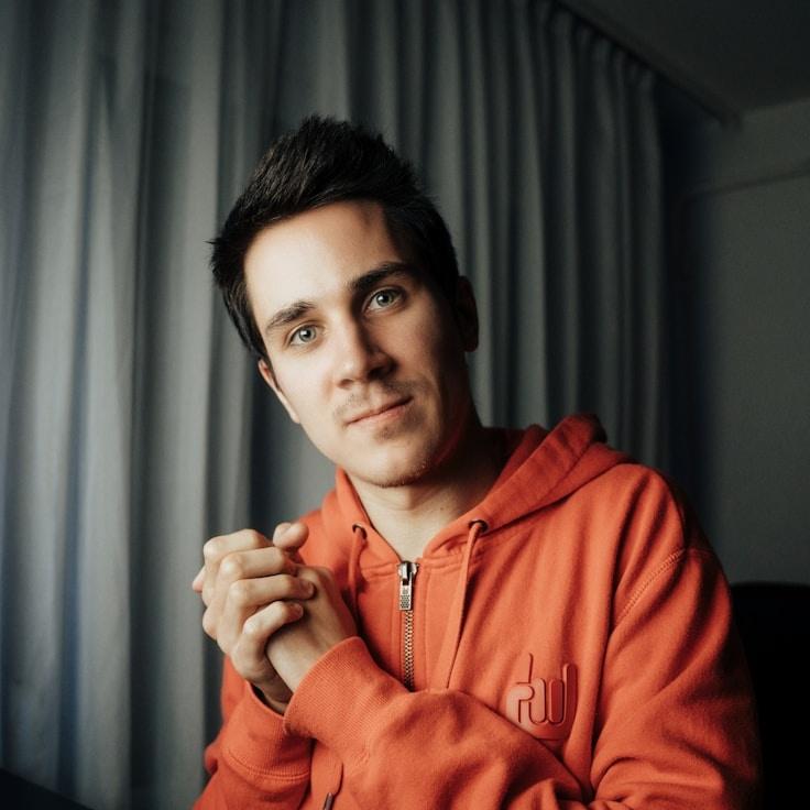 Portrait of Riya Kapoor, group coordinator and fusion cooking expert